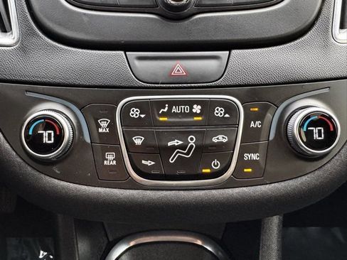 Used 2017 Chevrolet Malibu Hybrid image 13