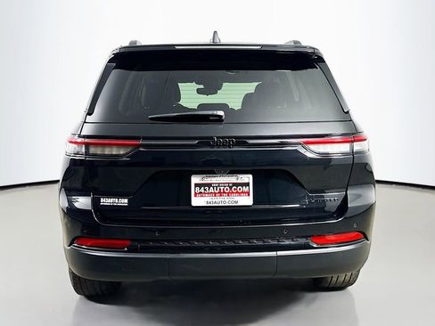 Used 2023 Jeep Grand Cherokee Limited w/ Black Appearance Package RWD image 6