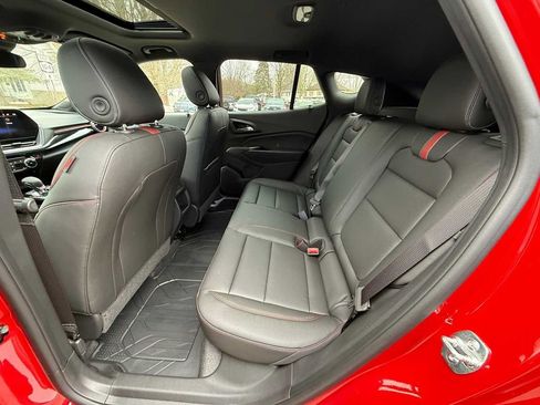 New 2026 Chevrolet Trax RS w/ Sunroof Package FWD image 22