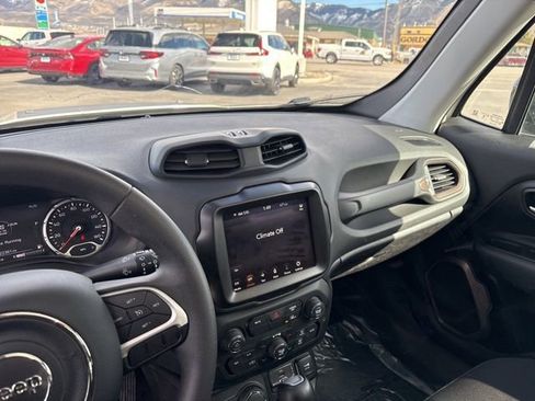 Used 2023 Jeep Renegade Latitude w/ Sun/Sound Group image 15