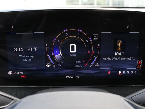 Used 2026 Chevrolet Traverse LT w/ Driver Confidence Package FWD image 35