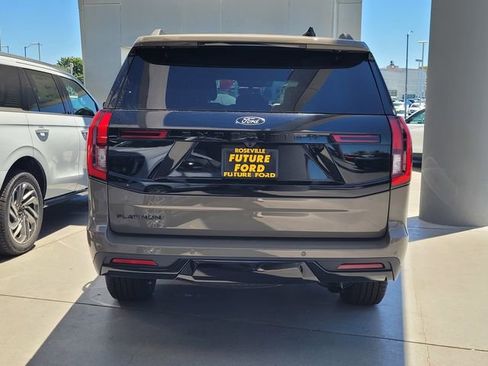 New 2026 Ford Expedition Platinum w/ Stealth Appearance Package AWD/4WD image 5
