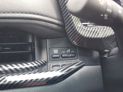 Used 2024 Toyota Grand Highlander AWD Hybrid image 17