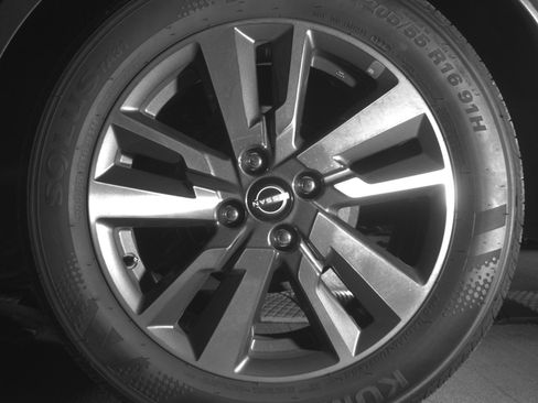 Used 2025 Nissan Versa SV image 11