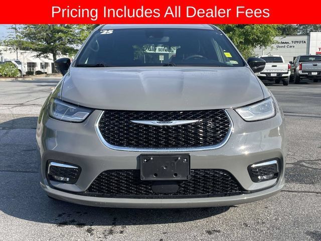 Used 2025 Chrysler Pacifica Select FWD image 8