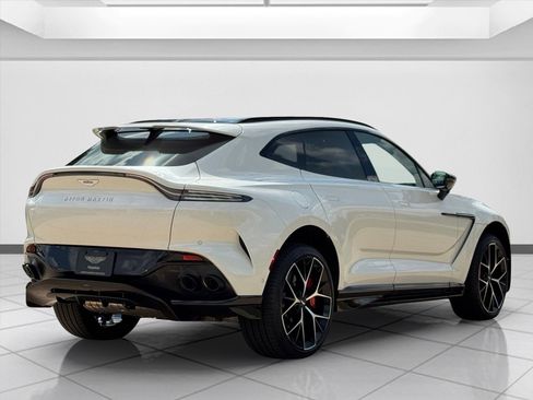 Used 2025 Aston Martin DBX 707 image 9