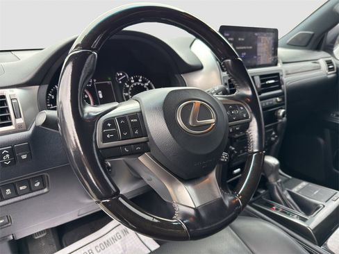 Used 2023 Lexus GX 460 Premium w/ Accessory Package image 8