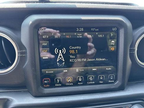 Used 2018 Jeep Wrangler Unlimited Sahara w/ Dual Top Group AWD/4WD image 40