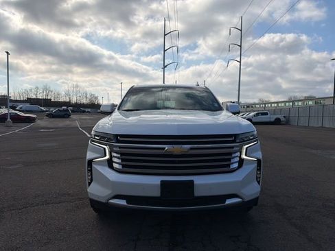 Used 2024 Chevrolet Suburban High Country image 2
