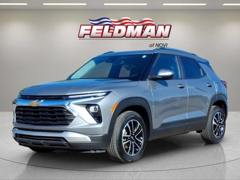 Used 2025 Chevrolet TrailBlazer LT w/ Convenience Package FWD image 1