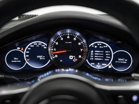 Used 2023 Porsche Cayenne S w/ Premium Package image 18