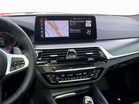 Used 2023 BMW 530i w/ Executive Package RWD image 6