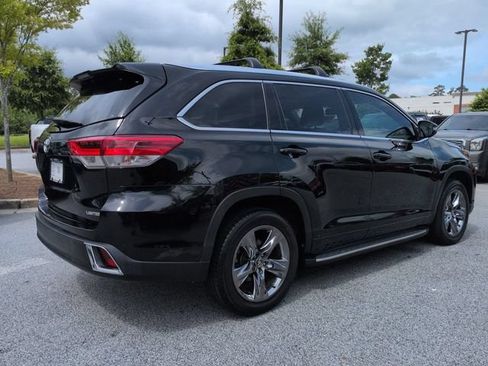Used 2019 Toyota Highlander Limited Platinum FWD image 4