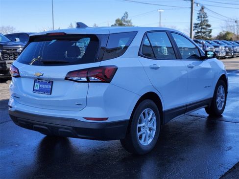 Used 2022 Chevrolet Equinox LS image 5