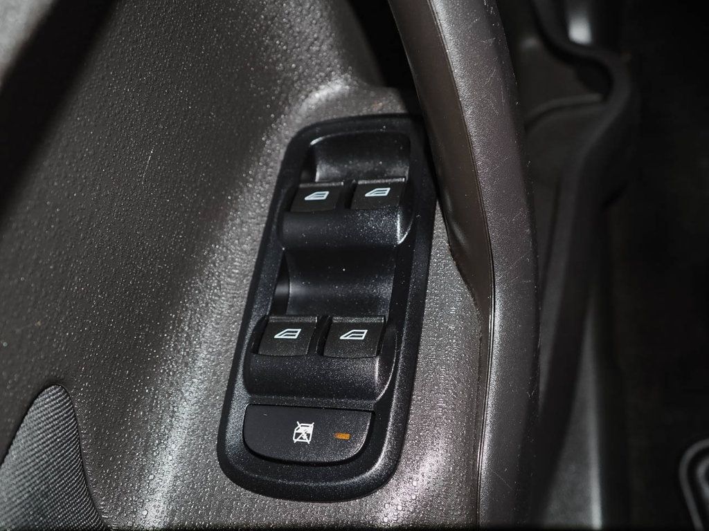 Used 2014 Ford Fiesta SE FWD image 17