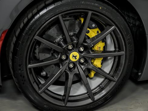 Used 2024 Ferrari SF90 Spider image 15