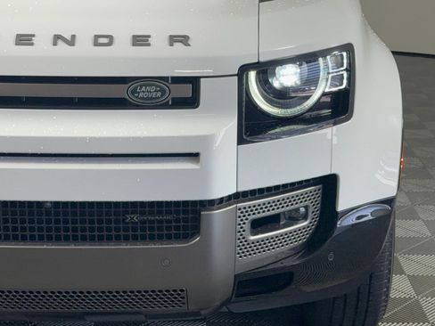 Used 2023 Land Rover Defender 110 X-Dynamic SE AWD/4WD image 12