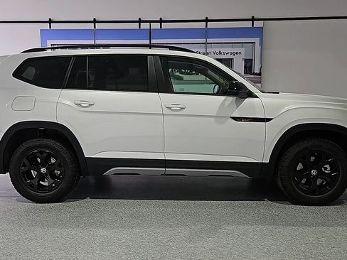 New 2026 Volkswagen Atlas Peak Edition AWD/4WD image 10