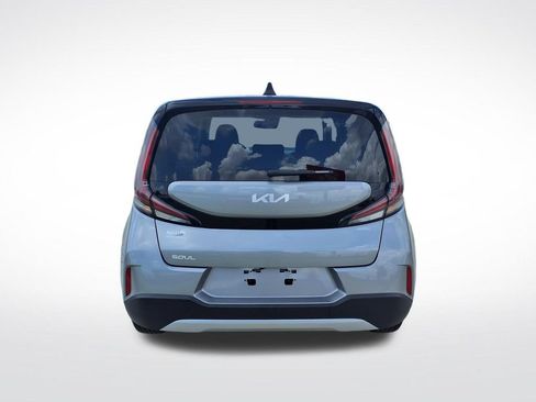 Used 2025 Kia Soul LX w/ LX Technology Package FWD image 7