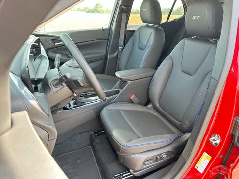 New 2026 Buick Encore GX Sport Touring w/ Advanced Technology Package FWD image 11