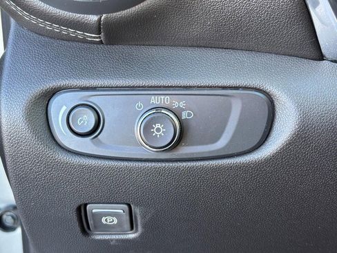 Used 2024 Chevrolet Blazer LT w/ Convenience Package image 16