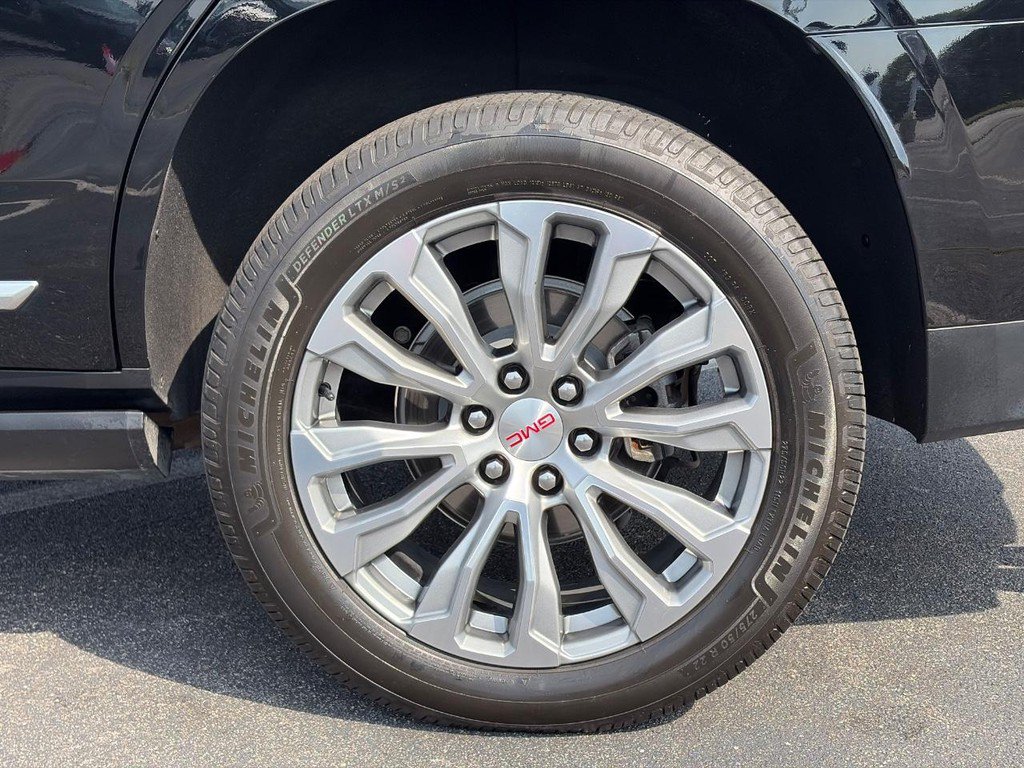 Used 2023 GMC Yukon Denali AWD/4WD image 9