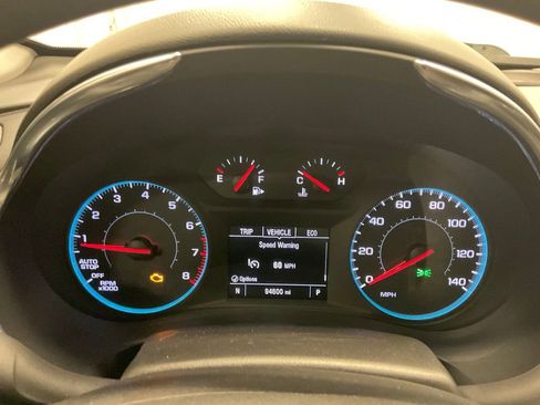 Used 2016 Chevrolet Malibu LT FWD image 2