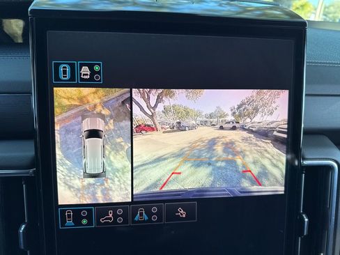 Used 2025 GMC Yukon Denali image 31