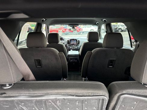 Used 2023 Chevrolet Traverse LT FWD image 27