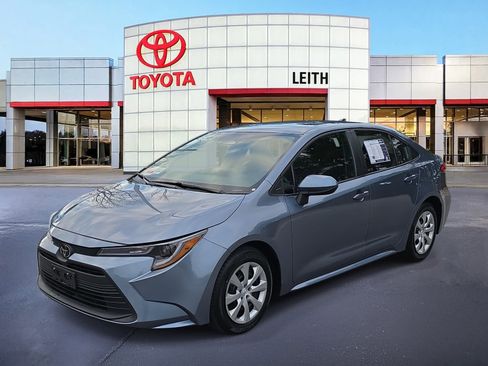 Certified 2024 Toyota Corolla LE image 1
