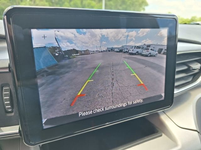 Used 2024 Ford Explorer XLT w/ Equipment Group 202A AWD/4WD image 26