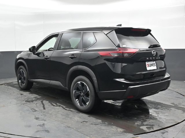 Used 2025 Nissan Rogue SV AWD/4WD image 11