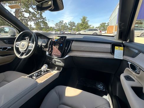 Used 2026 Volvo XC90 B6 Plus w/ Protection Package Premier AWD/4WD image 11