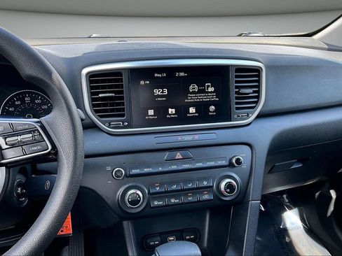 Used 2022 Kia Sportage LX AWD/4WD image 9