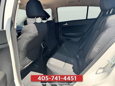 Used 2020 Kia Sportage LX FWD image 11