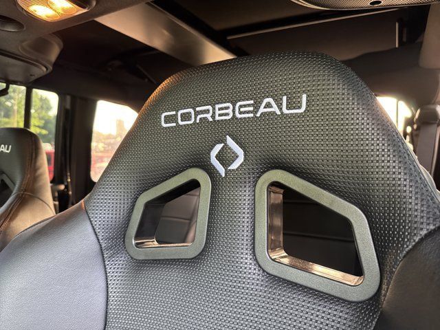 Used 2015 Jeep Wrangler Unlimited Rubicon w/ Connectivity Group AWD/4WD image 11
