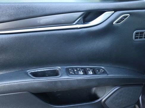Used 2018 Maserati Ghibli S Q4 AWD/4WD image 24