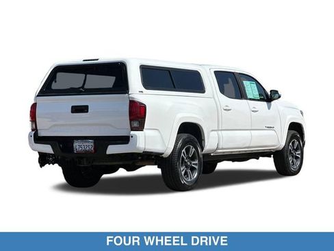 Used 2019 Toyota Tacoma TRD Sport w/ Technology Package AWD/4WD image 5
