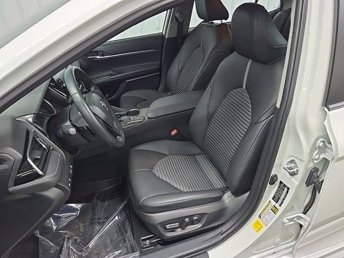 Used 2022 Toyota Camry SE image 29