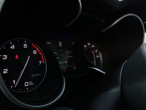 Used 2020 Alfa Romeo Stelvio Ti w/ Active Blind Spot Package image 26