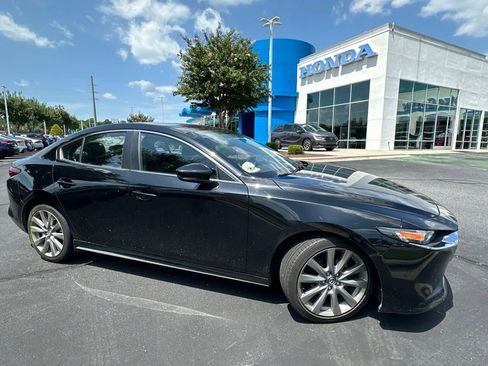 Used 2021 MAZDA MAZDA3 s FWD image 3