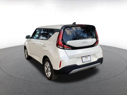 Used 2025 Kia Soul LX w/ LX Technology Package image 5