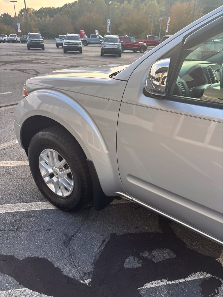 Used 2018 Nissan Frontier SV AWD/4WD image 6