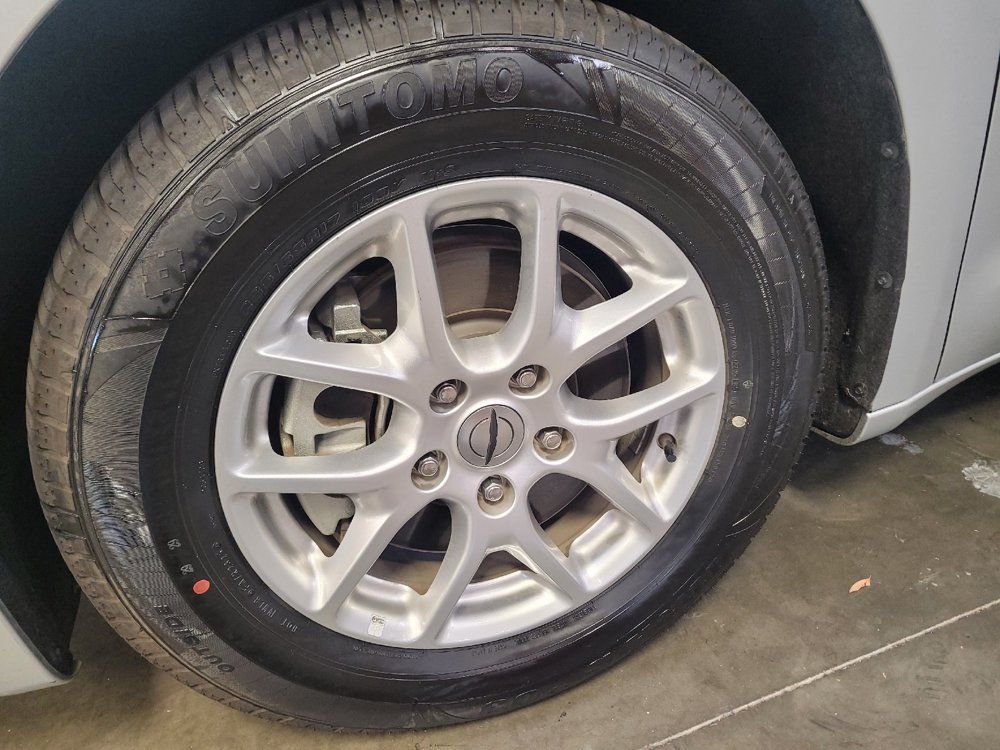 Used 2024 Chrysler Pacifica Touring-L FWD image 31
