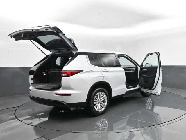 Used 2024 Mitsubishi Outlander ES AWD/4WD image 33