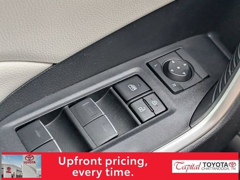 Used 2025 Toyota RAV4 XLE FWD image 15