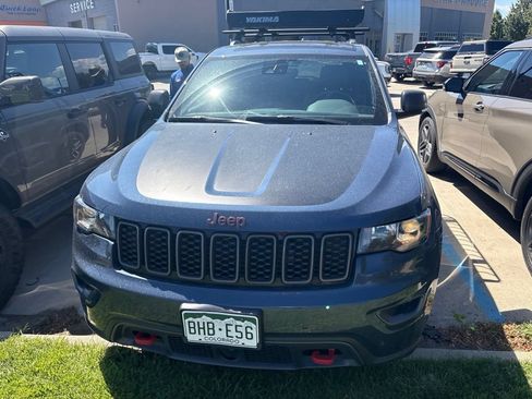 Used 2021 Jeep Grand Cherokee Trailhawk AWD/4WD image 2