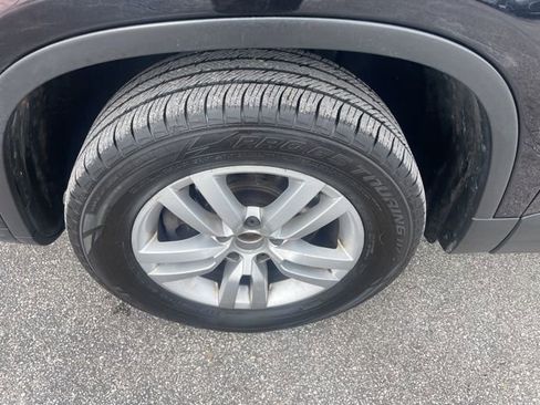 Used 2016 Volkswagen Tiguan S image 11