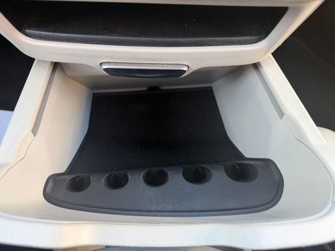 Used 2023 Chrysler Pacifica Touring-L FWD image 31