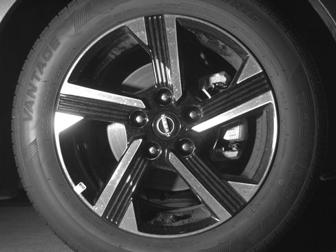 Used 2025 Nissan Sentra SV FWD image 13